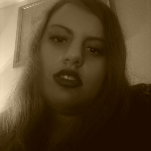 Meet your Posher, Lisa - Picture 1 of 1